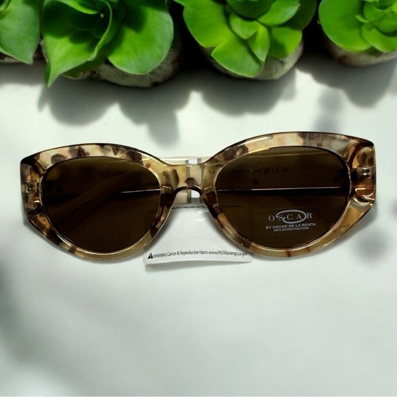 Oscar de la Renta Brown Tortoiseshell Sunglasses - Picture 1 of 6
